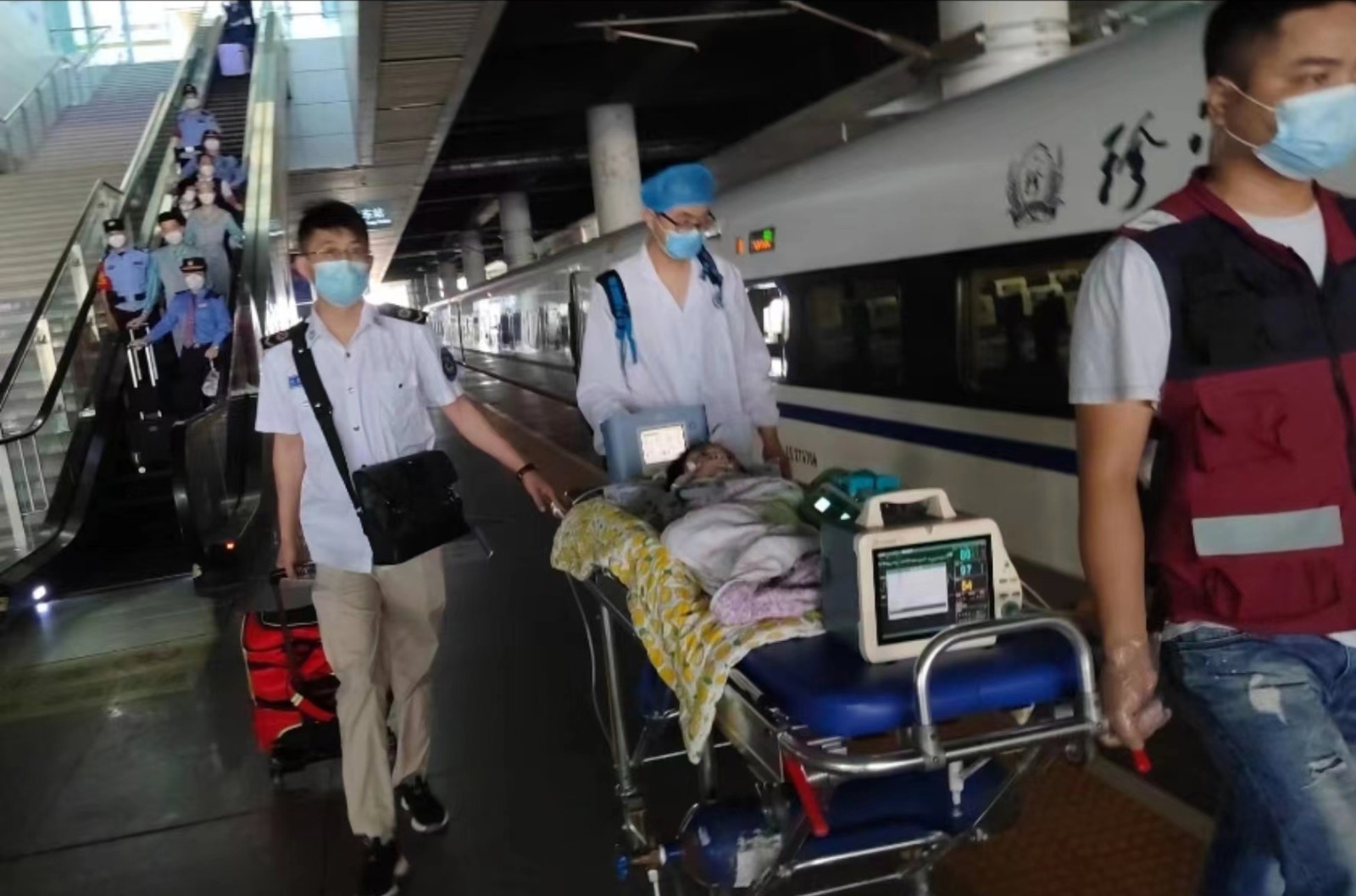 防城港高铁转运公司